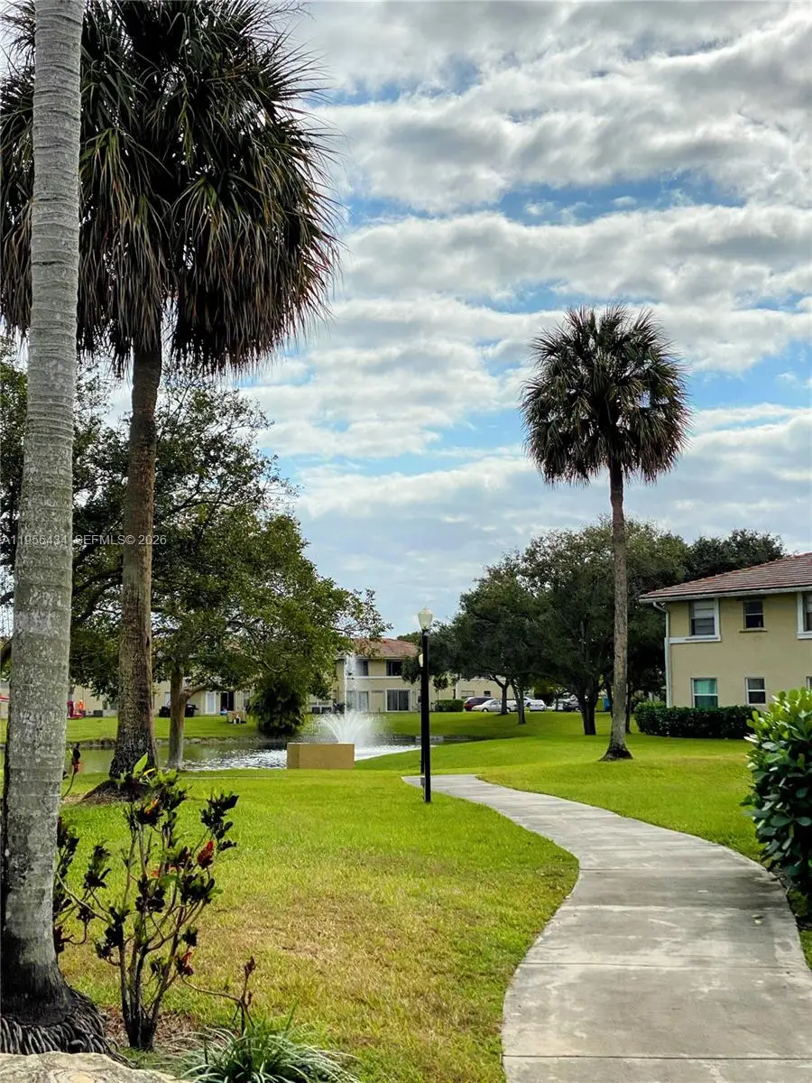 900 Twin Lakes Dr #8-A, Coral Springs, FL 33071 - Image #1