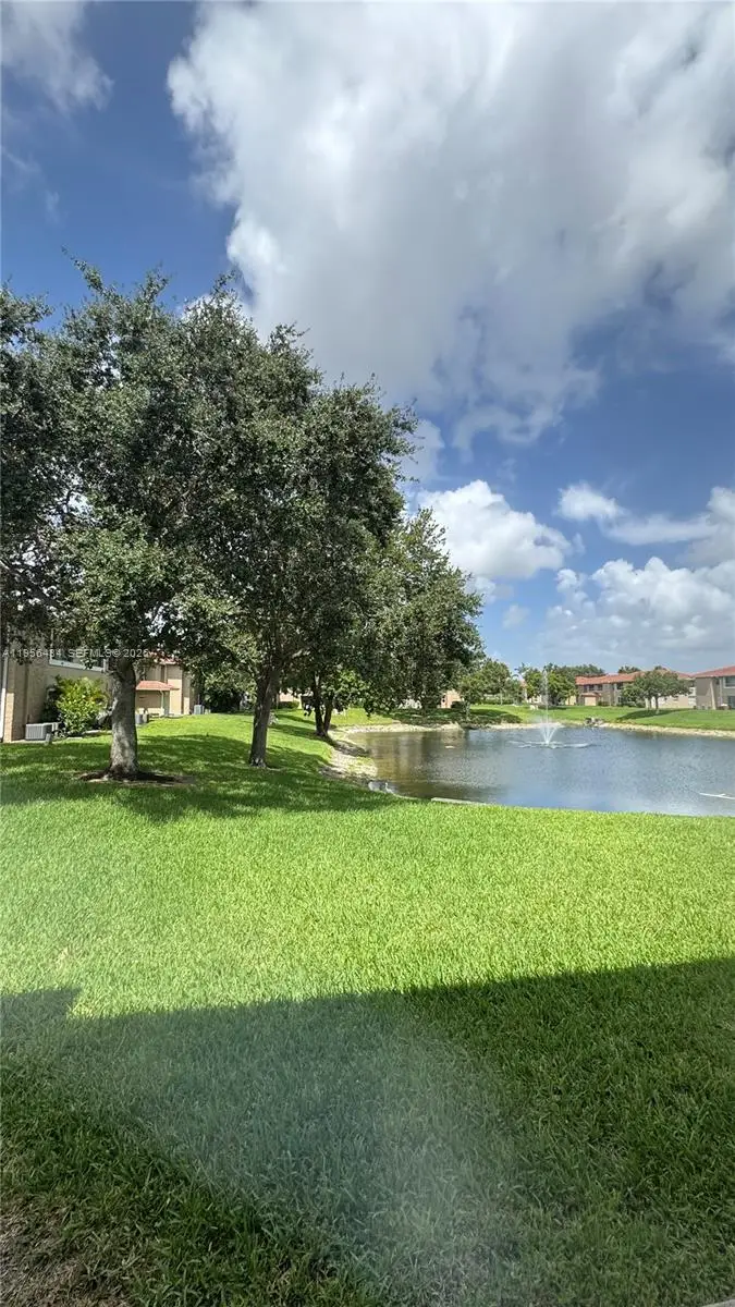 900 Twin Lakes Dr #8-A, Coral Springs, FL 33071 - Image #2