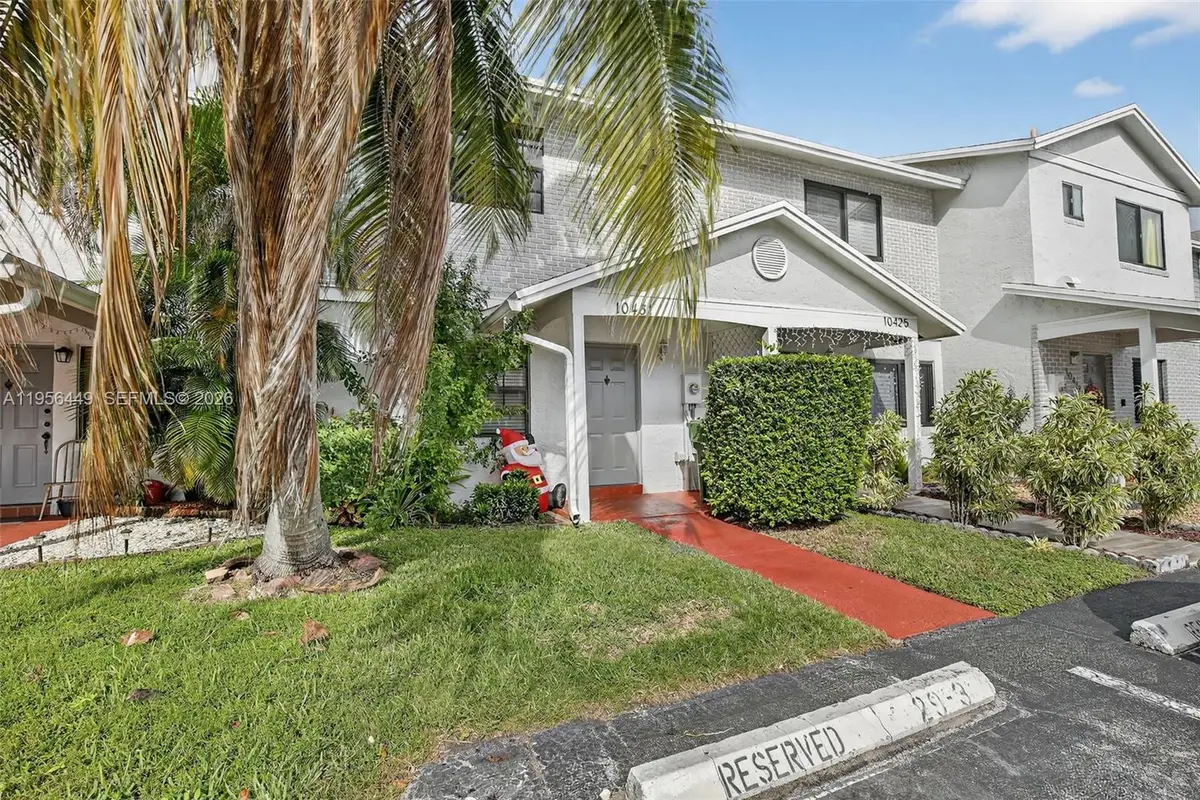 10431 NW 3rd St, Pembroke Pines, FL 33026 - Image #1