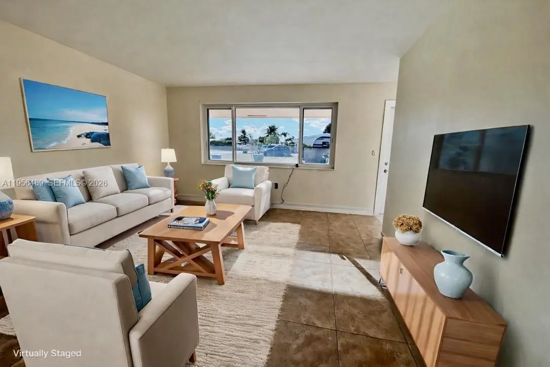 1201 NW 78th Ave, Pembroke Pines, FL 33024 - #1