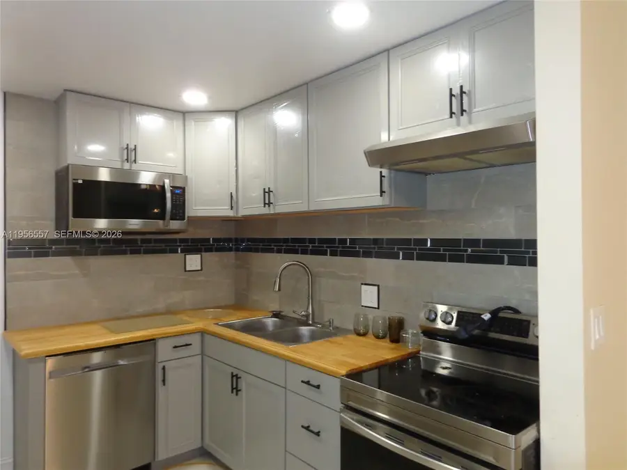 4172 Inverrary Dr #110, Lauderhill, FL 33319 - Image #2