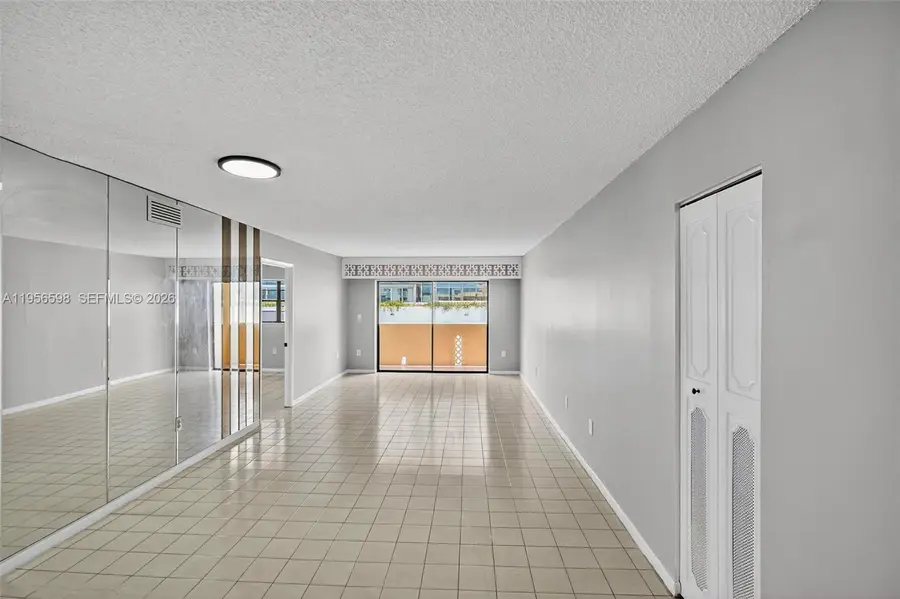 2924 Collins Avenue #501, Miami Beach, FL 33140 - #3