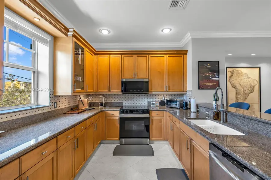 1033 NE 17th Way #1905, Fort Lauderdale, FL 33304 - Image #3