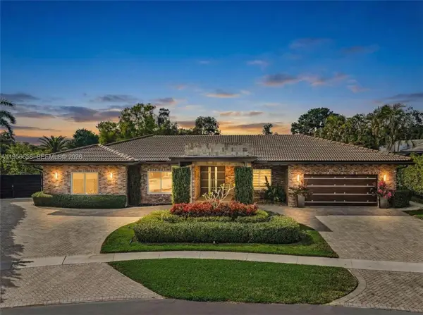 16380 Paddock Ln, Weston, FL 33326