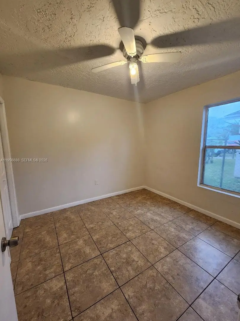 2425 NW 8th Pl, Fort Lauderdale, FL 33311 - Image #2