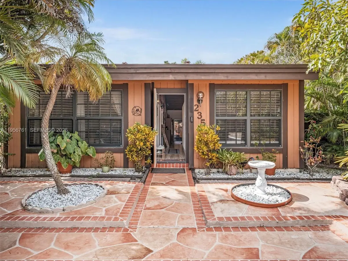 2350 Elm Ct, Pembroke Pines, FL 33026 - #1