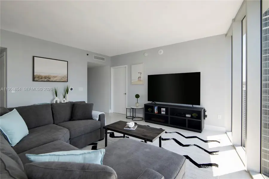 485 Brickell Ave #3208, Miami, FL 33131 - Image #3