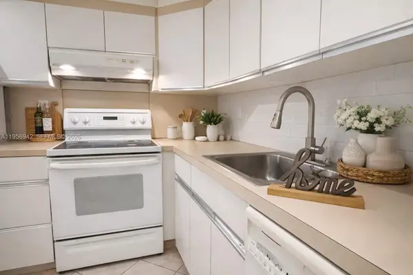 3920 Inverrary Blvd #608C, Lauderhill, FL 33319