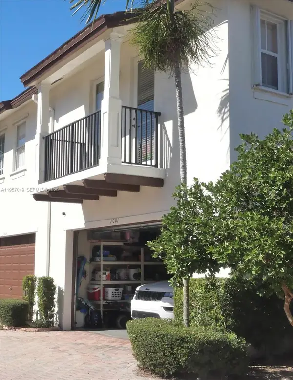 4760 Mimosa Pl #1001, Coconut Creek, FL 33073