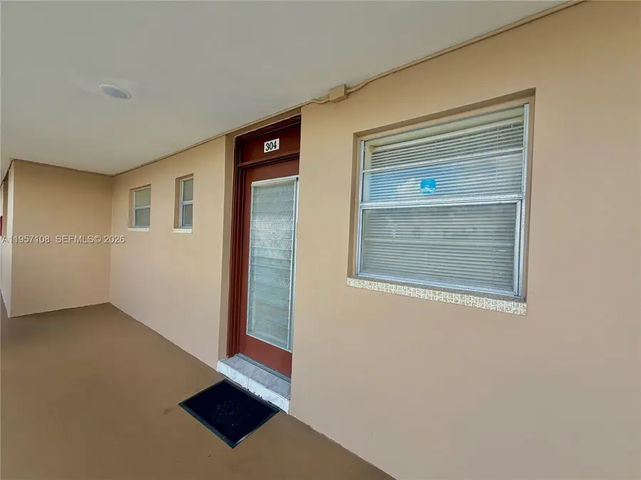 2901 NW 46th Ave #304, Lauderdale Lakes, FL 33313 - Image #2