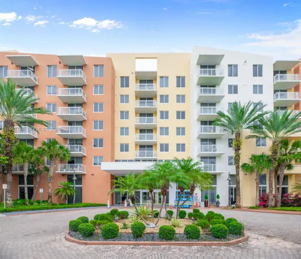 2775 NE 187th St #215, Aventura, FL 33180