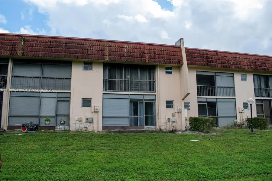 4144 Inverrary Dr #15G, Lauderhill, FL 33319 - Image #3