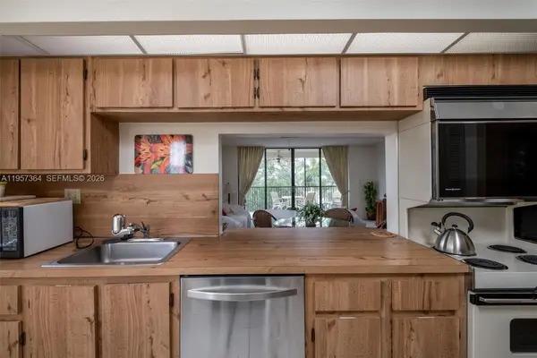 6800 Cypress Rd #501, Plantation, FL 33317