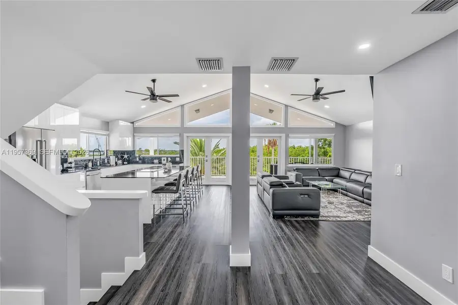 90 N Bounty Ln, Key Largo, FL 33037 - Image #2