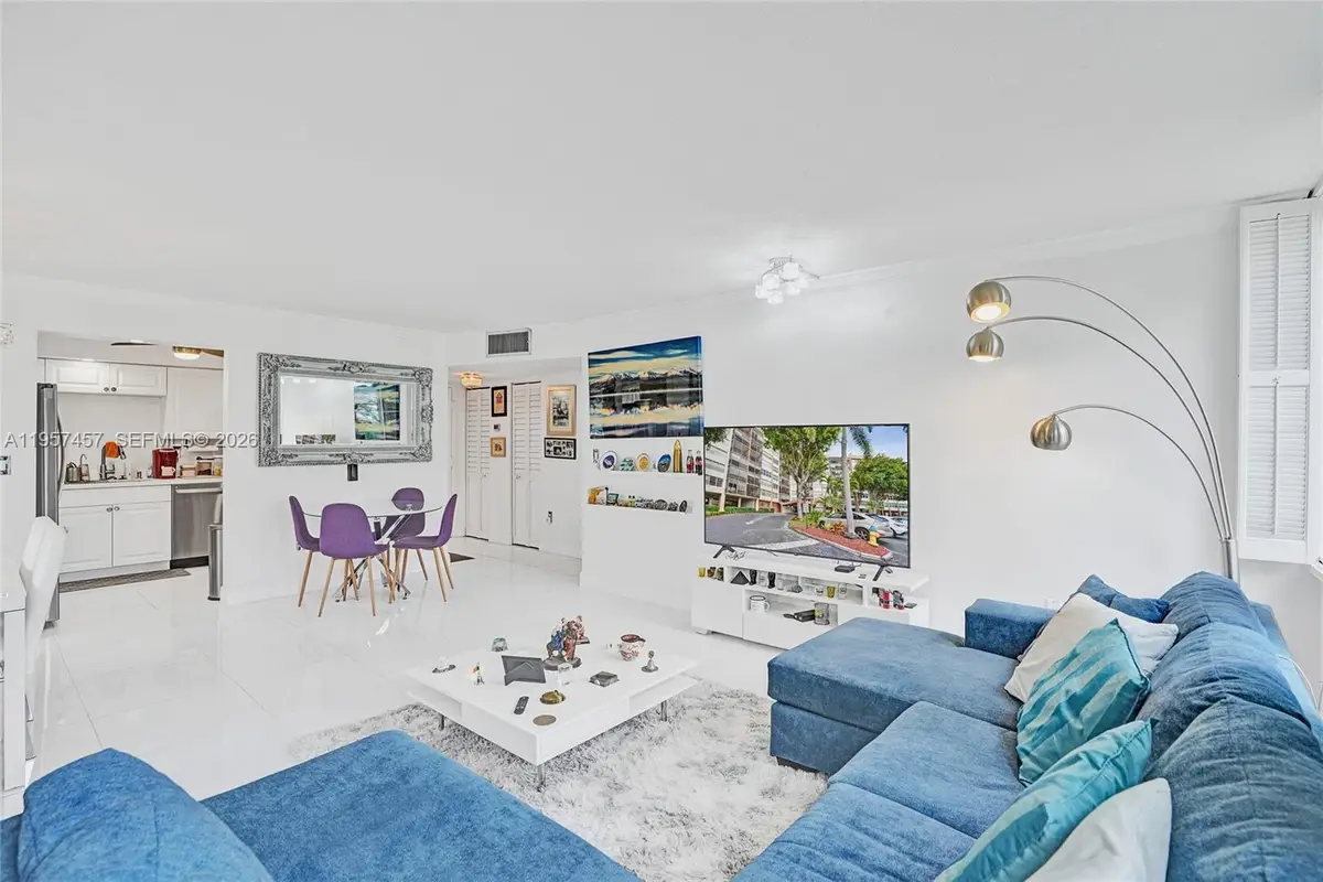 1400 Saint Charles Pl #204, Pembroke Pines, FL 33026 - #1