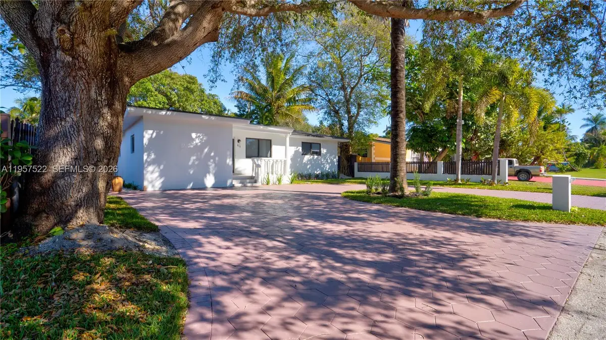 315 NE 160th Ter, Miami, FL 33162 - #1