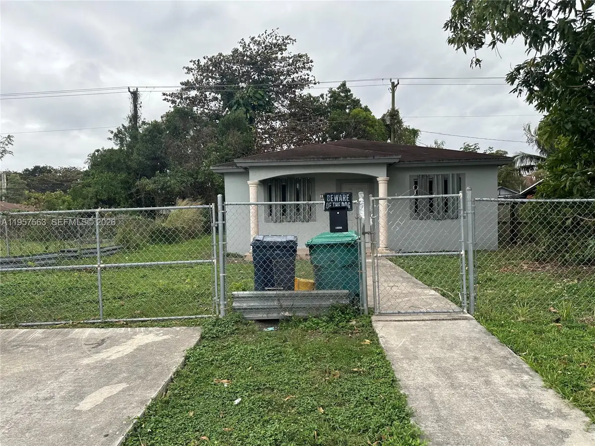 10136 E Hibiscus St, Palmetto Bay, FL 33157 - Image #1