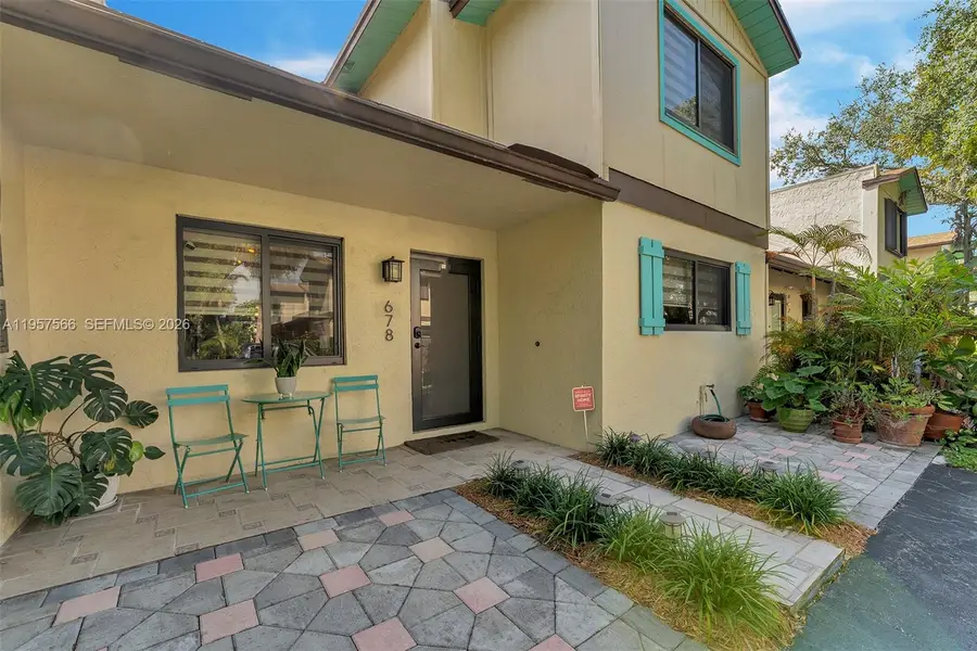 678 NE 1st St, Dania Beach, FL 33004 - Image #3