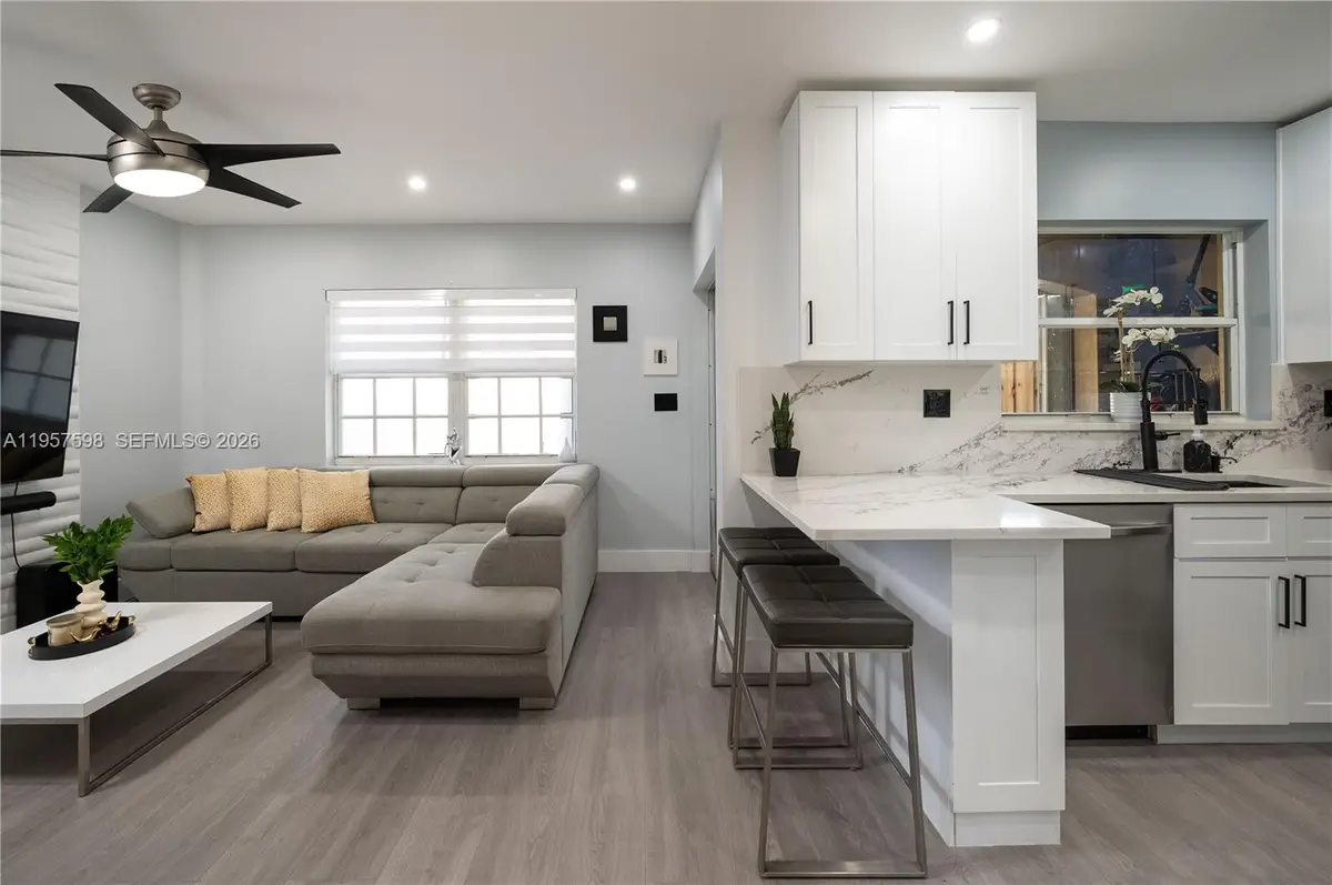 15863 SW 71st St, Miami, FL 33193 - Image #1