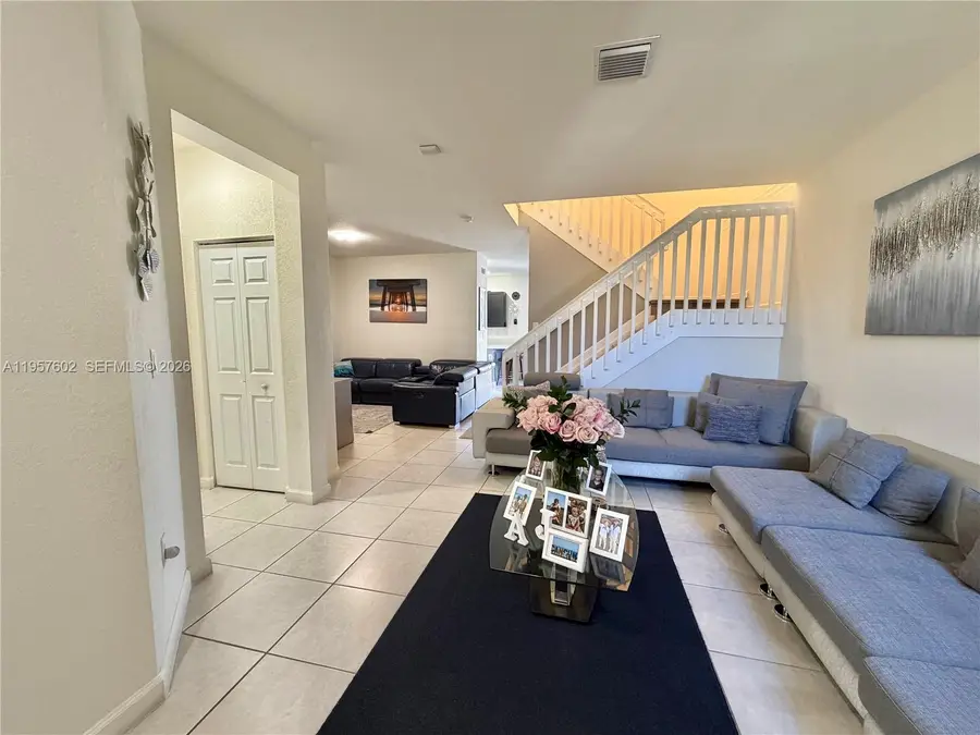 11032 W 33rd Way, Hialeah, FL 33018 - Image #2