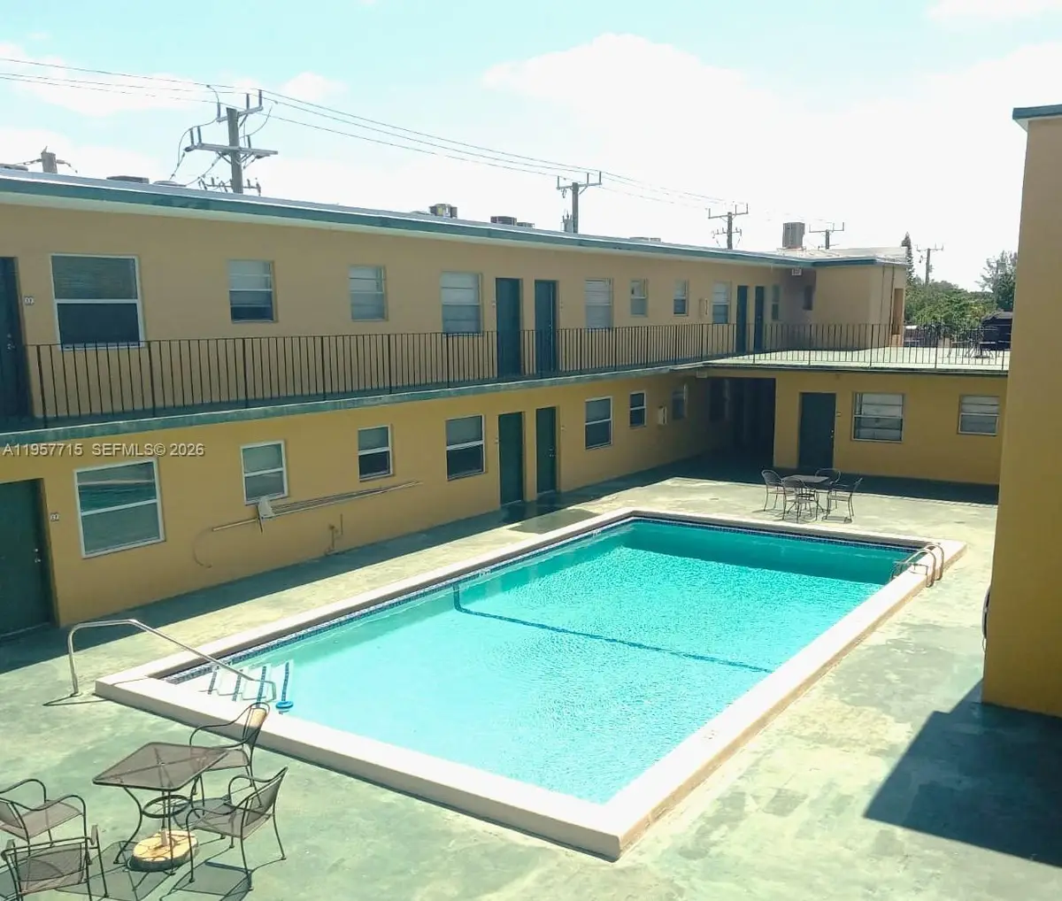 1975 NE 135th St #3C, North Miami, FL 33181 - Image #1