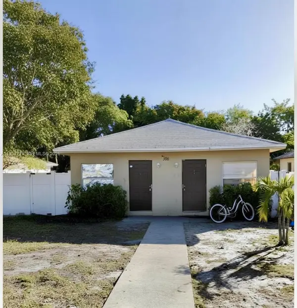 338 SW 1st Ter, Deerfield Beach, FL 33441