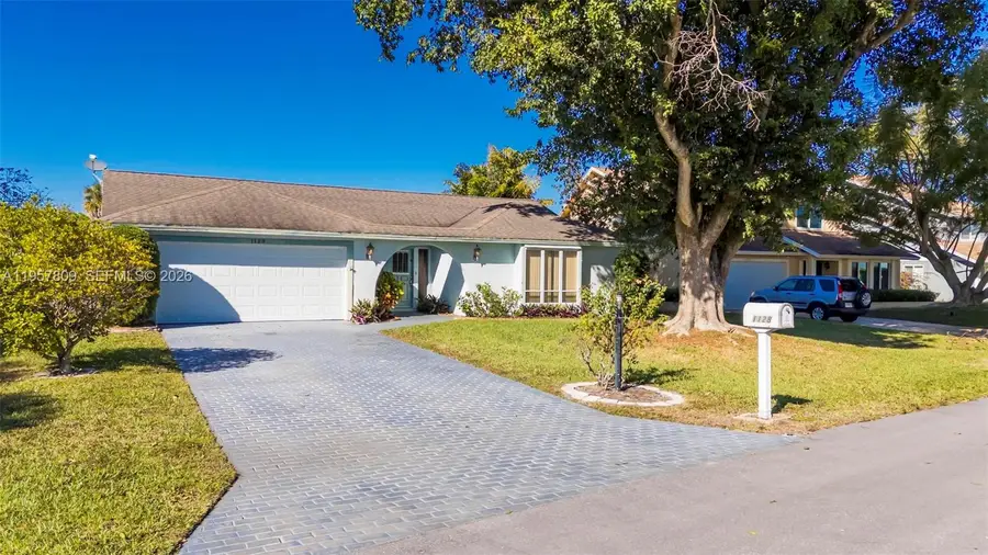 1128 W Rainwood Cir W, Palm Beach Gardens, FL 33410 - #2