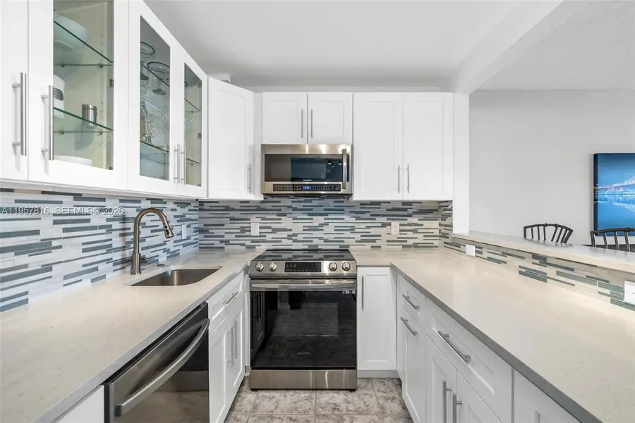 1116 E Cambridge E #1116, Deerfield Beach, FL 33442 - Image #2