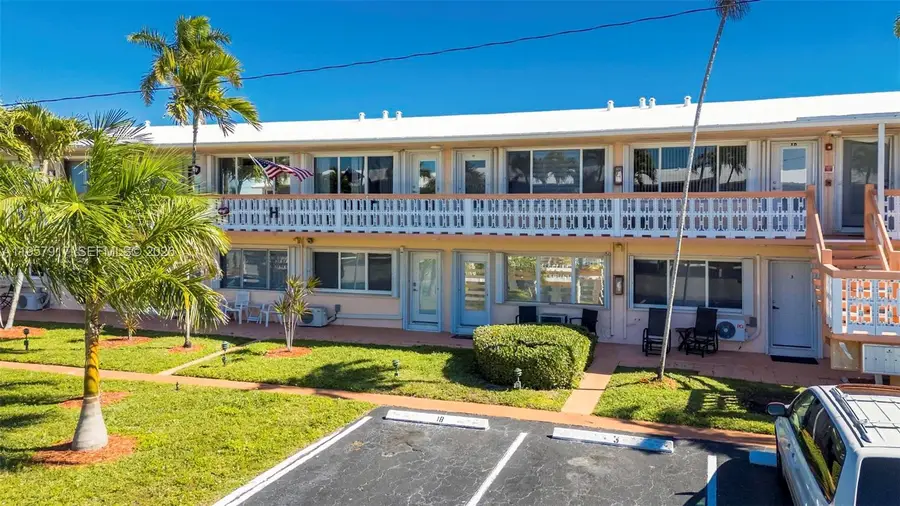 901 SW 11th Ave #17H, Hallandale Beach, FL 33009 - Image #2