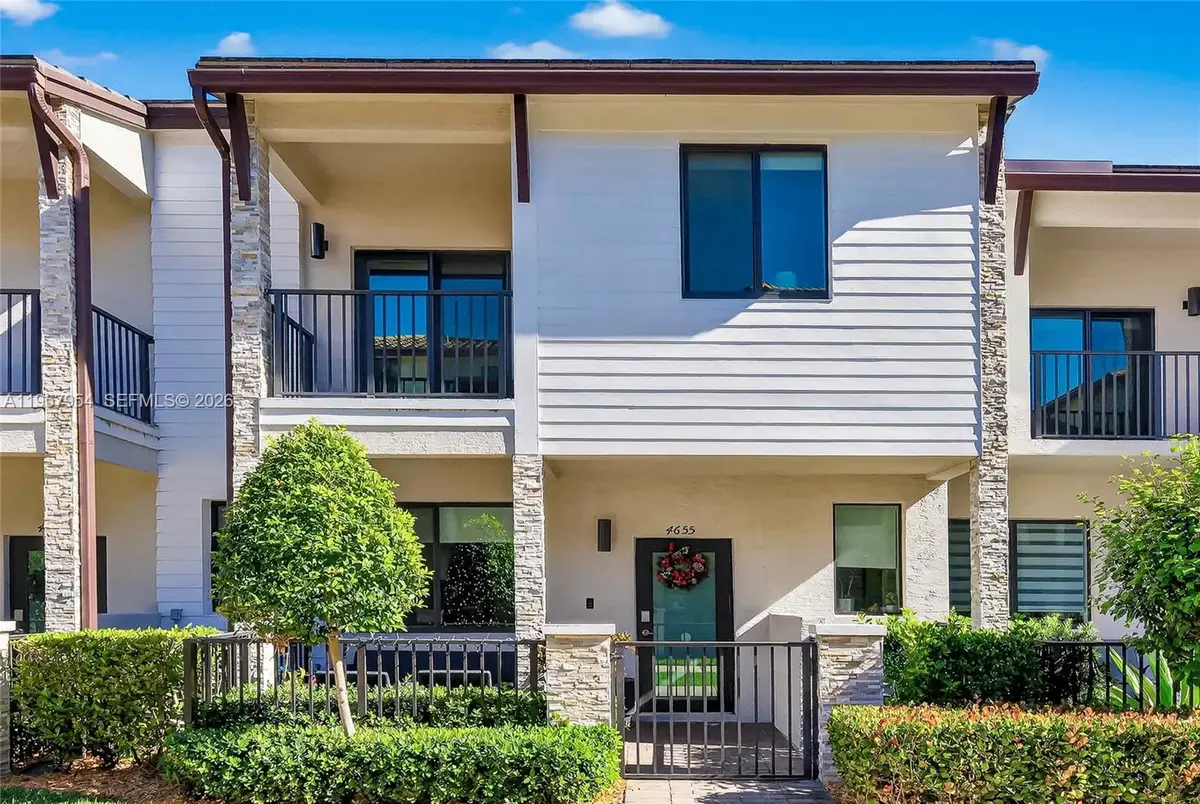 4655 NW 83rd Path, Doral, FL 33166 - Image #1