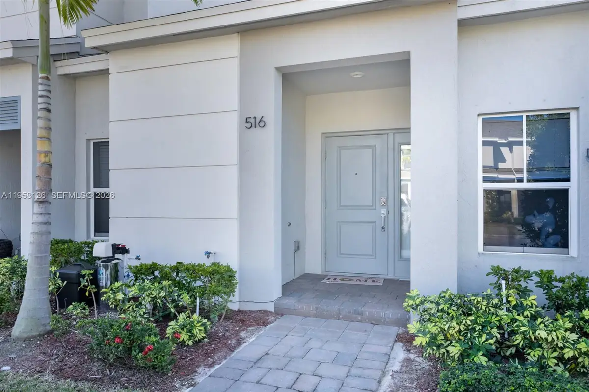 516 NE 1st Dr, Florida City, FL 33034 - Image #1