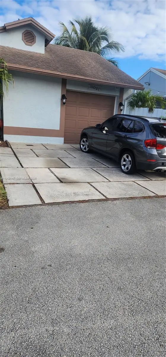11021 SW 13th St, Pembroke Pines, FL 33025 - Image #1