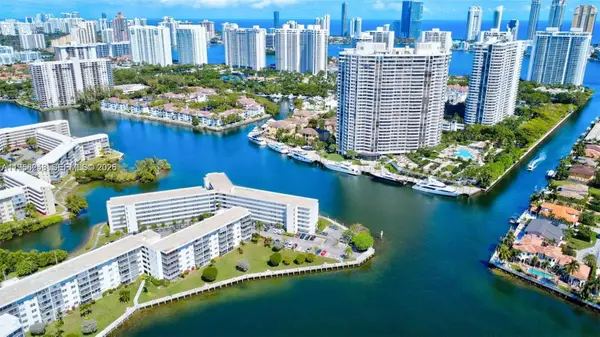 3030 Marcos Dr #T301, Aventura, FL 33160