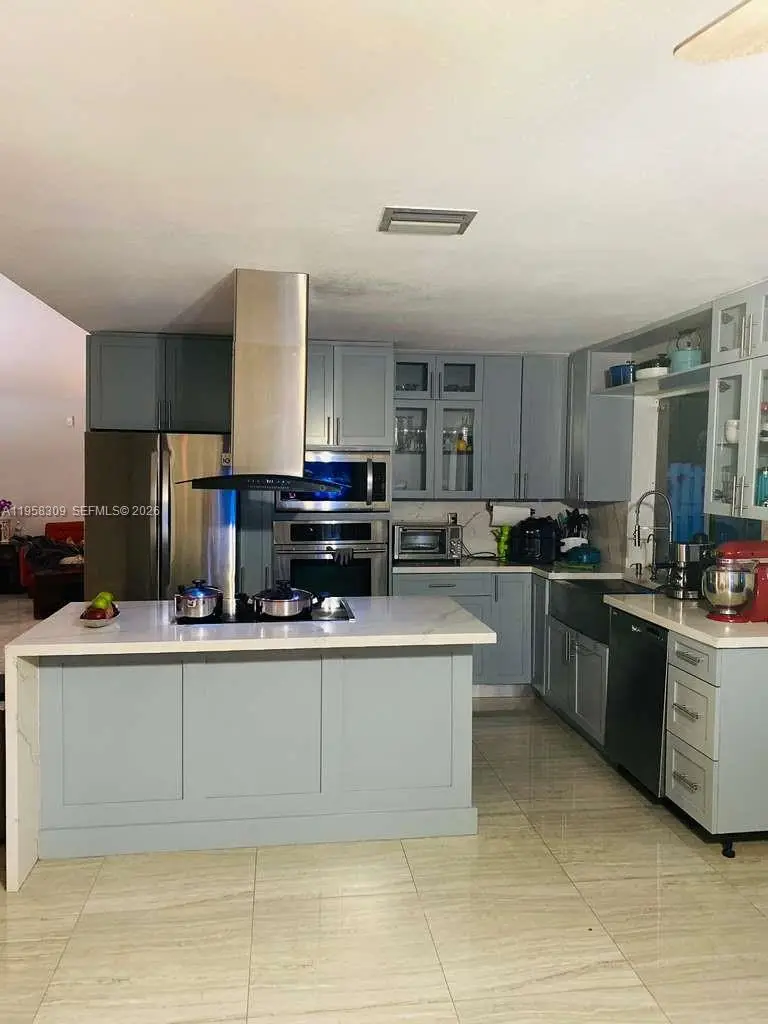 18237 NW 61st Pl, Hialeah, FL 33015 - Image #1