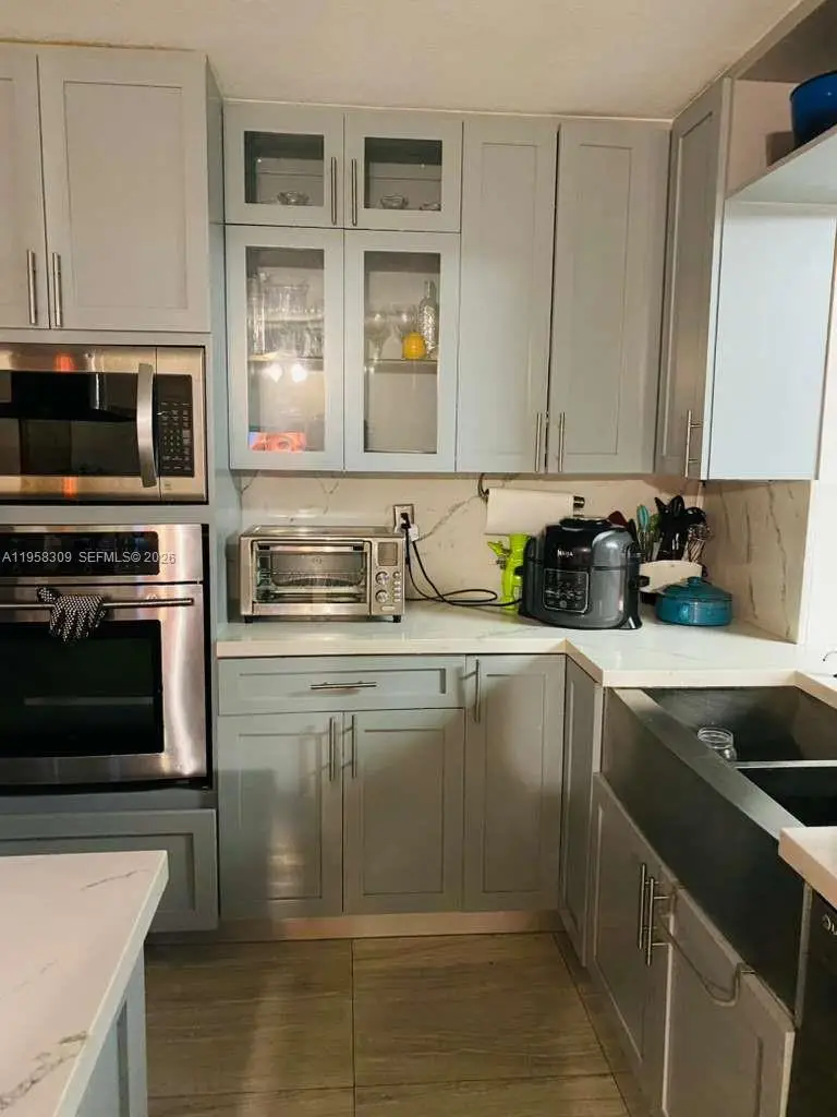 18237 NW 61st Pl, Hialeah, FL 33015 - Image #3