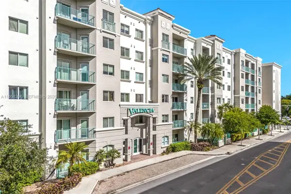 6001 SW 70th St #301, South Miami, FL 33143