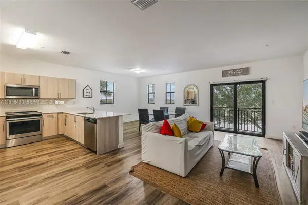 15500 SW 136th St #202, Miami, FL 33196