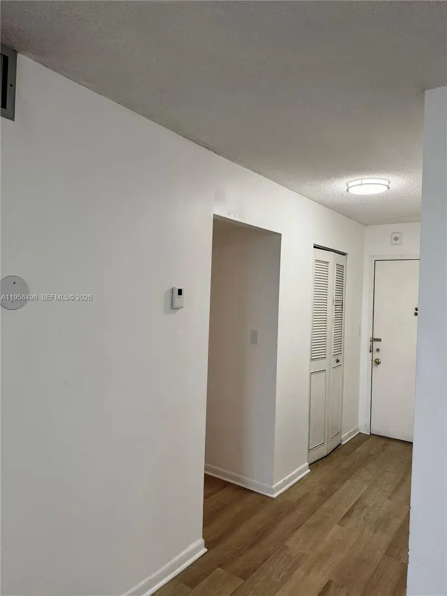 1830 Dixieanna St #404, Hollywood, FL 33020 - Image #3