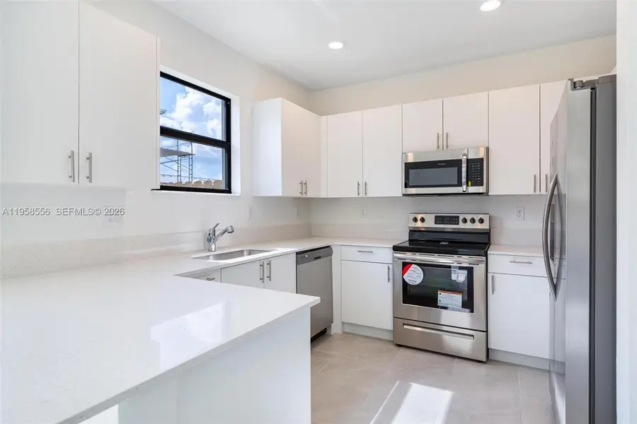 23521 SW 129th Ave, Homestead, FL 33032 - Image #2