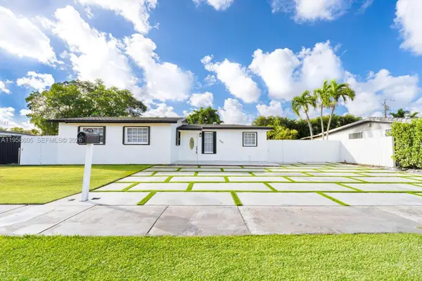 7884 NW 175th St, Hialeah, FL 33015