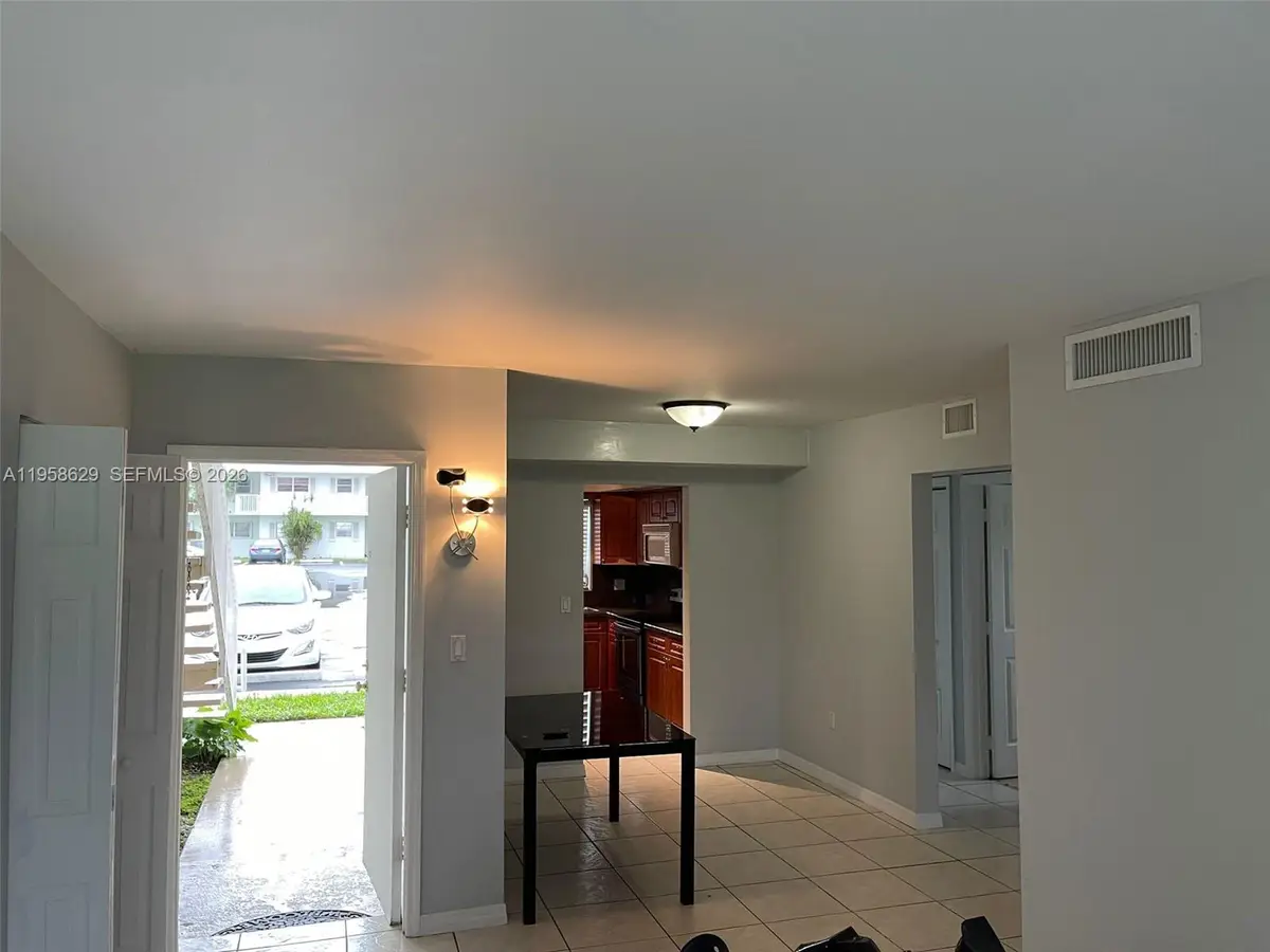 7670 SW 82nd St #H113, Miami, FL 33143 - Image #1