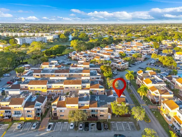 14903 SW 80th St #101, Miami, FL 33193