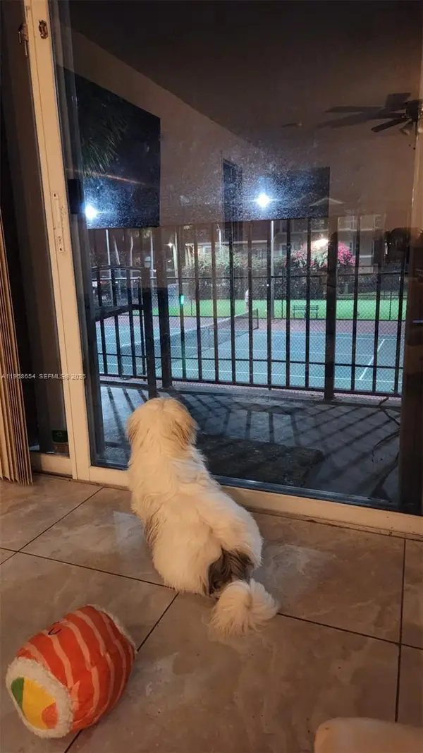 8801 Wiles Rd #208, Coral Springs, FL 33067