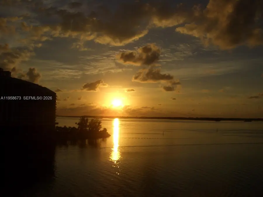 999 Brickell Bay Dr #2002, Miami, FL 33131 - Image #2