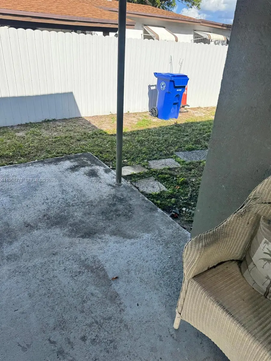 412 NW 21st Ter, Fort Lauderdale, FL 33311 - Image #2