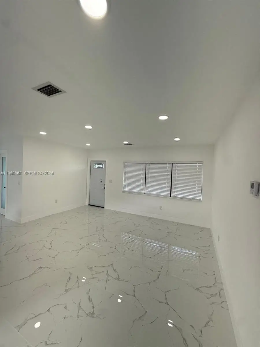 2860 NW 164th Ter, Miami Gardens, FL 33054 - Image #3