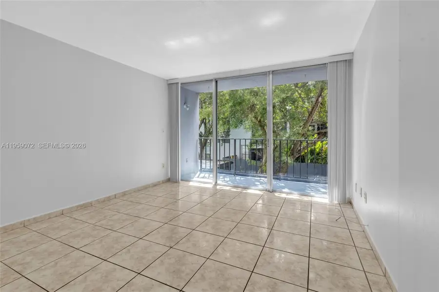 210 Fontainebleau Blvd #210, Miami, FL 33172 - Image #2