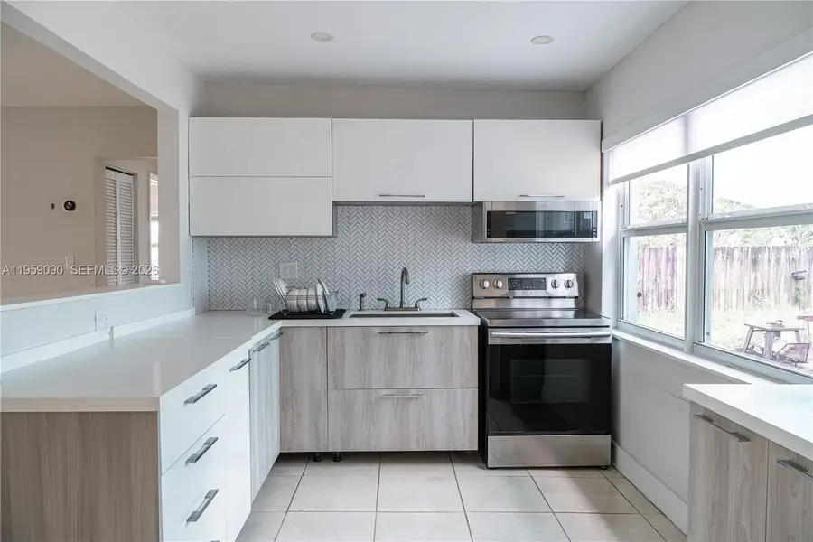 2842 Jackson St, Hollywood, FL 33020 - Image #3