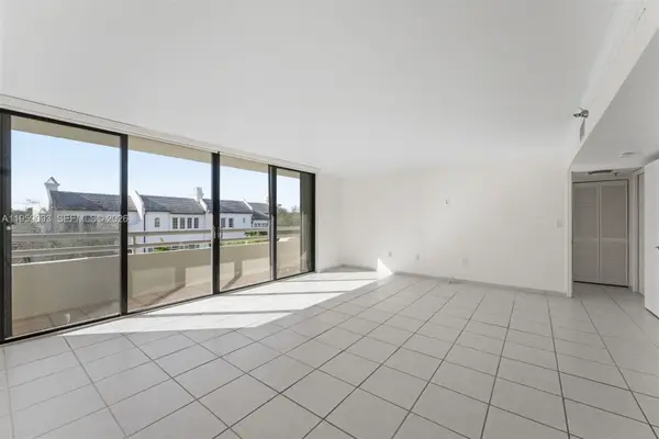 441 Valencia Ave #302, Coral Gables, FL 33134