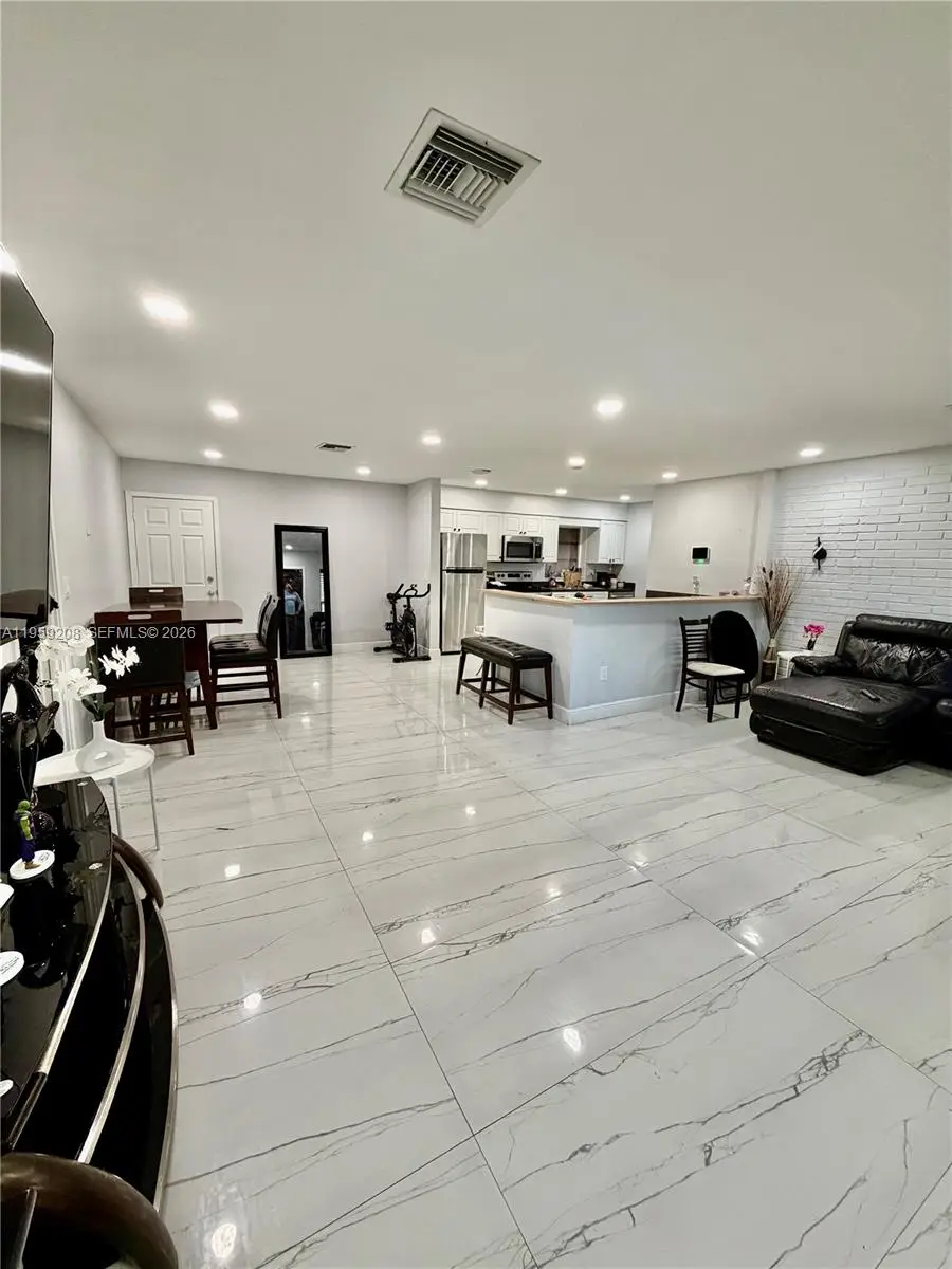 518 NW 47th Ct, Oakland Park, FL 33309 - Image #3